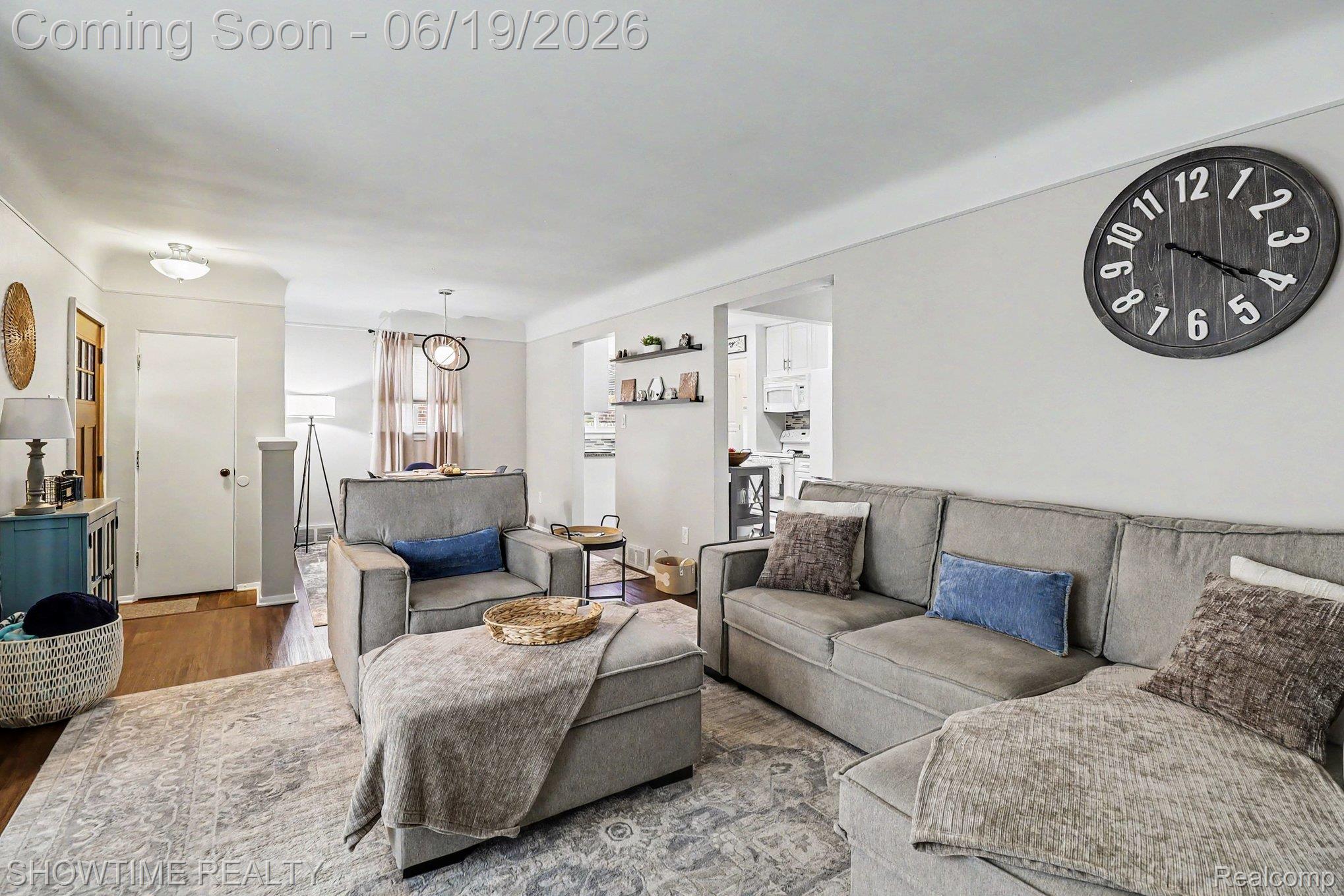 1955 Catalpa Drive