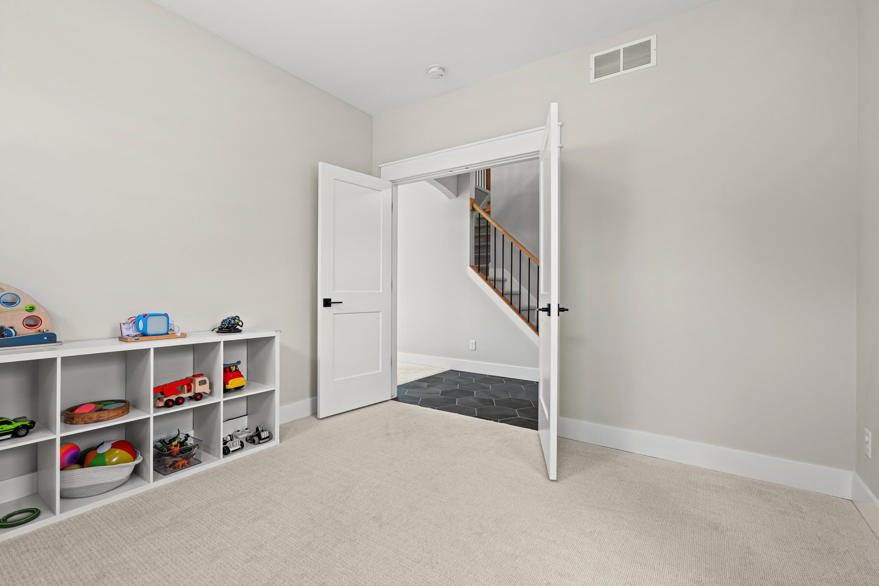 5584 Stonebridge Drive