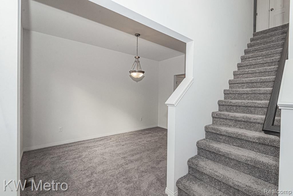 003 Oak Street
