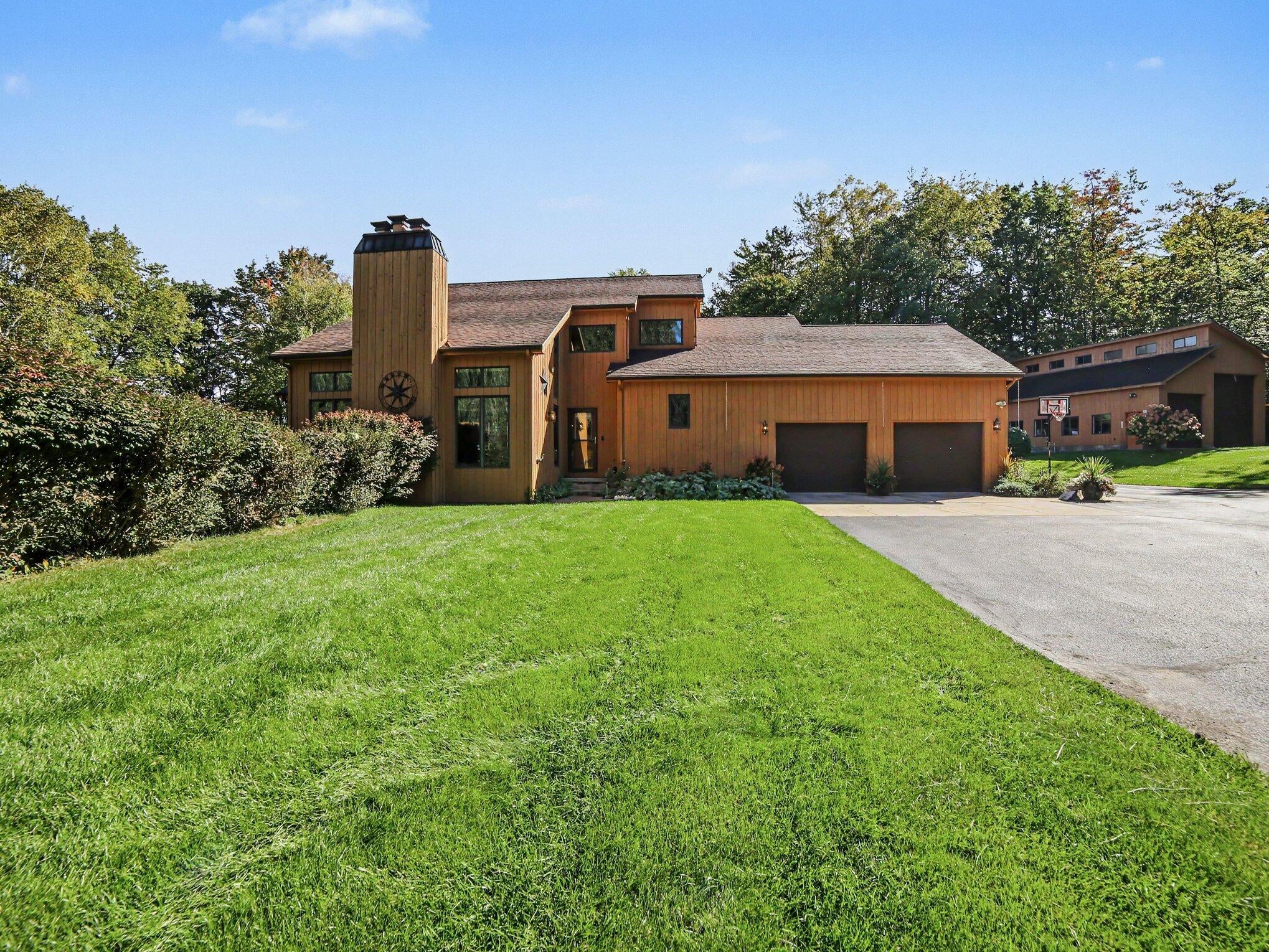 5336 W Riverside Lane