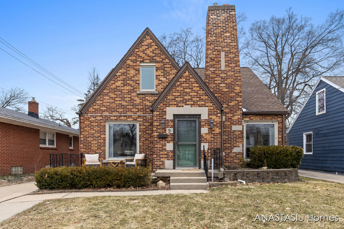 9 Wallinwood Avenue NE