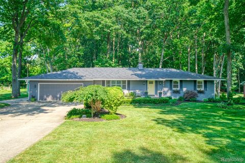 13465 Lakebrook Drive Tyrone Township MI 48430