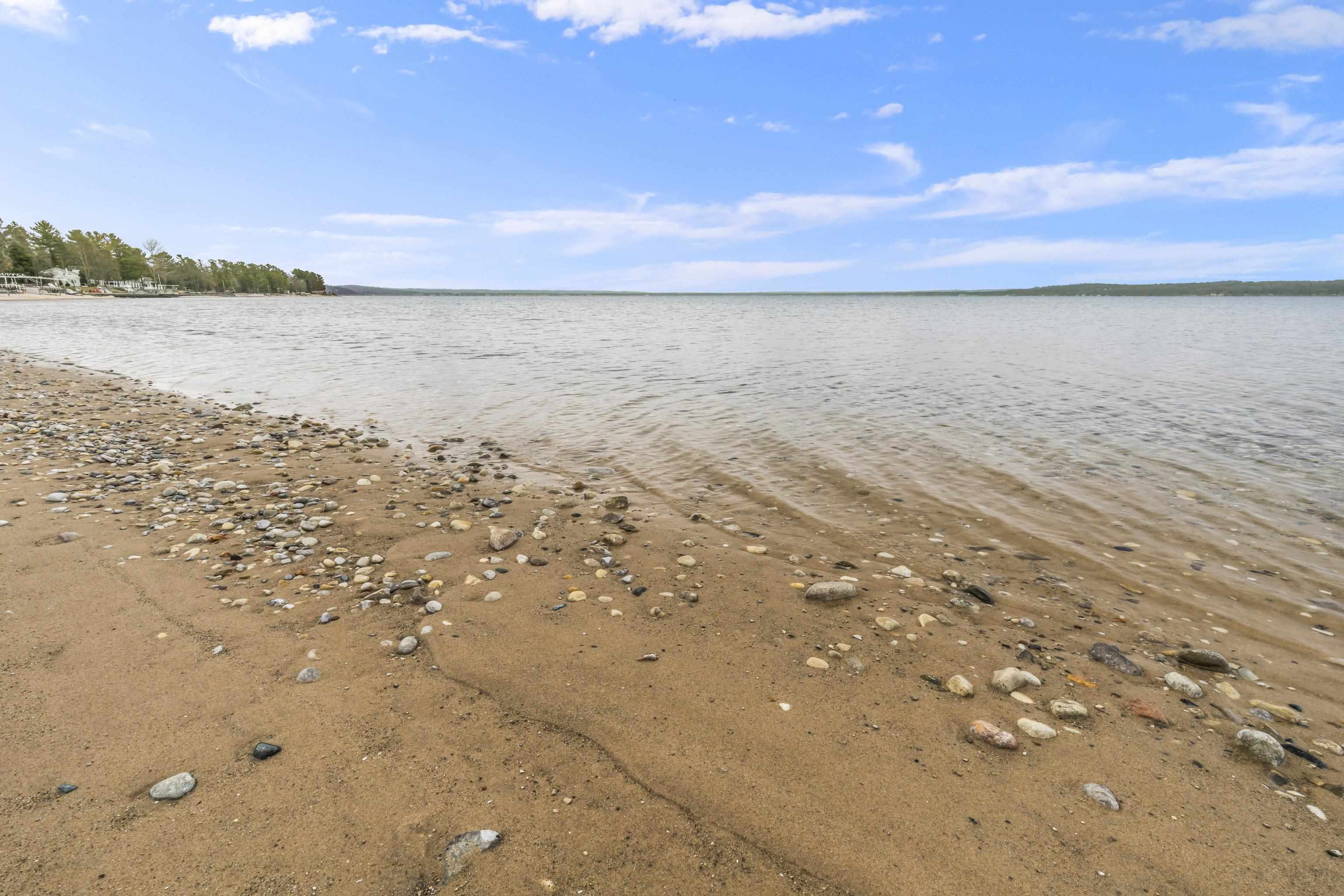 7560 Peaceful Valley Road