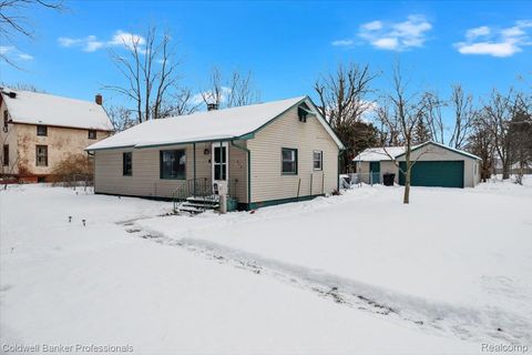 413 Turrill Avenue Lapeer City MI 48446