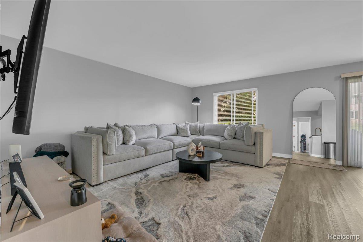 14191 Ivanhoe Drive 2