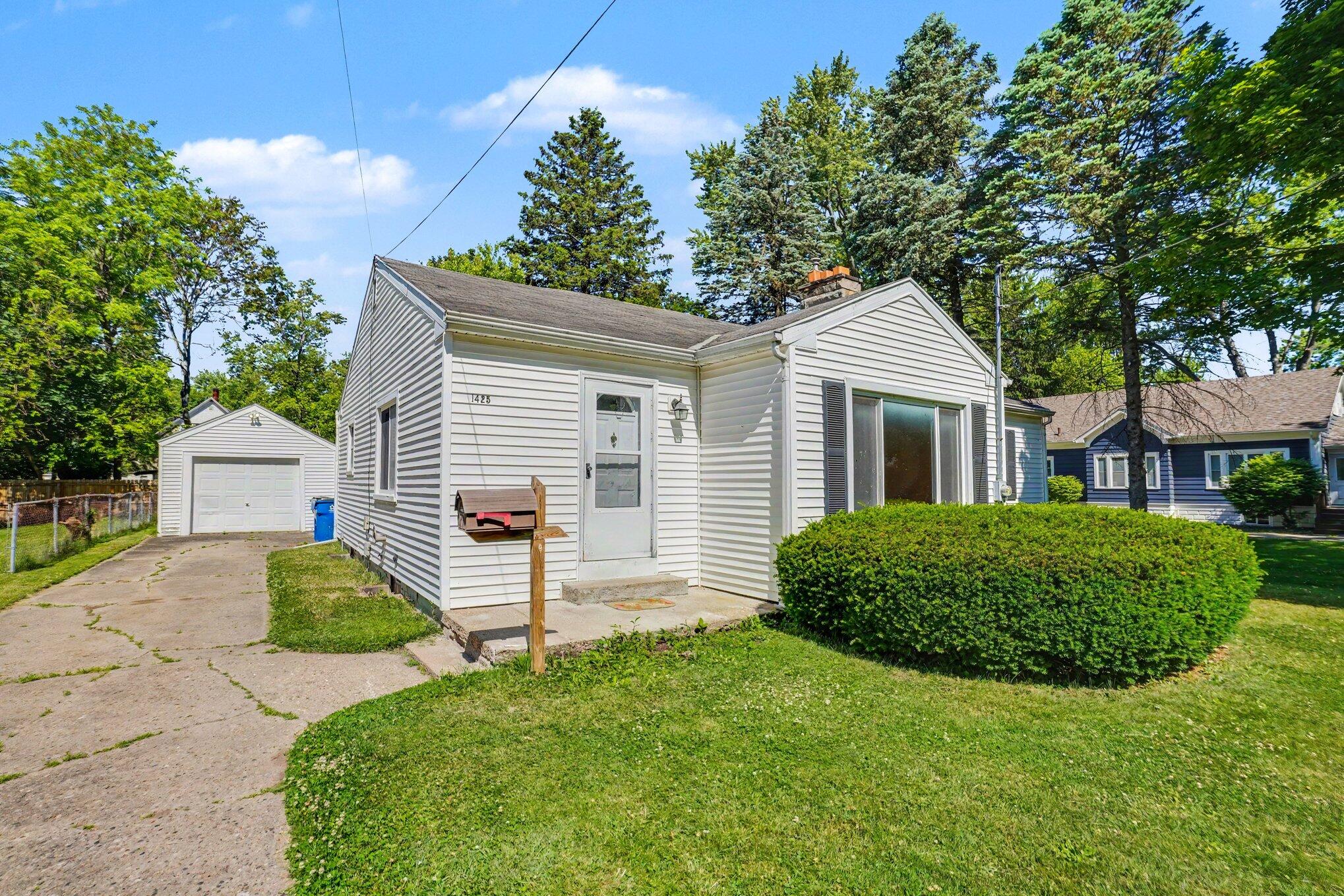 1425 Sunnyside Drive