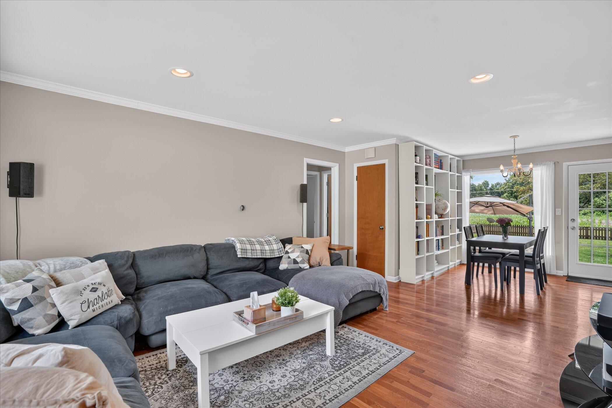 1878 E Clinton Trail