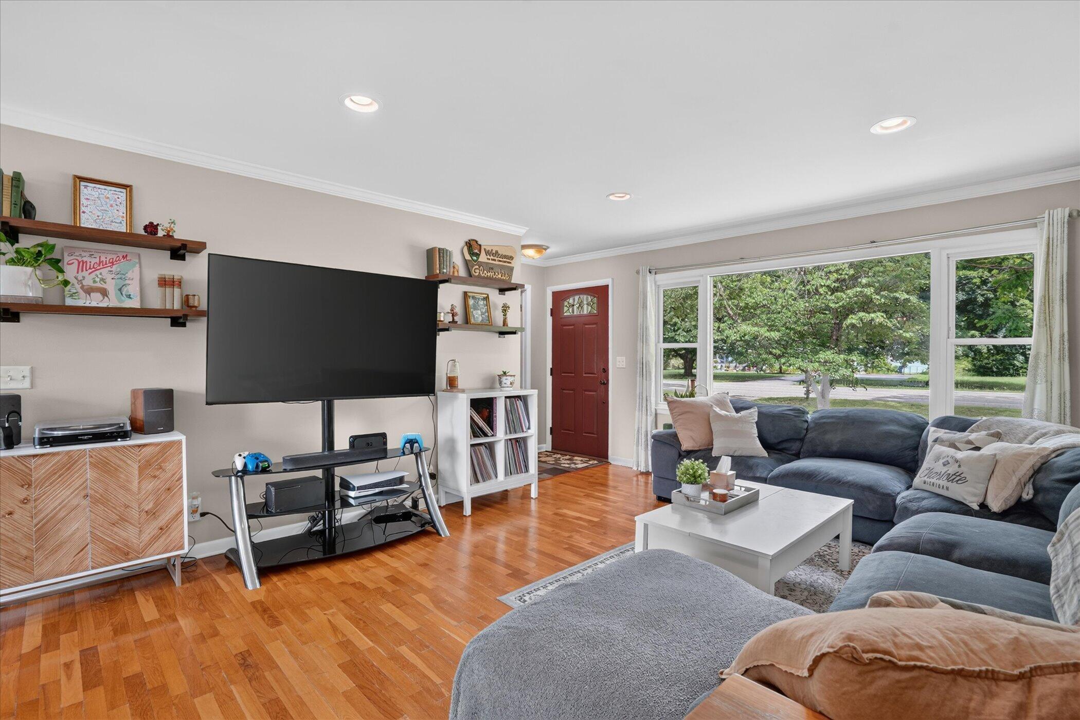 1878 E Clinton Trail