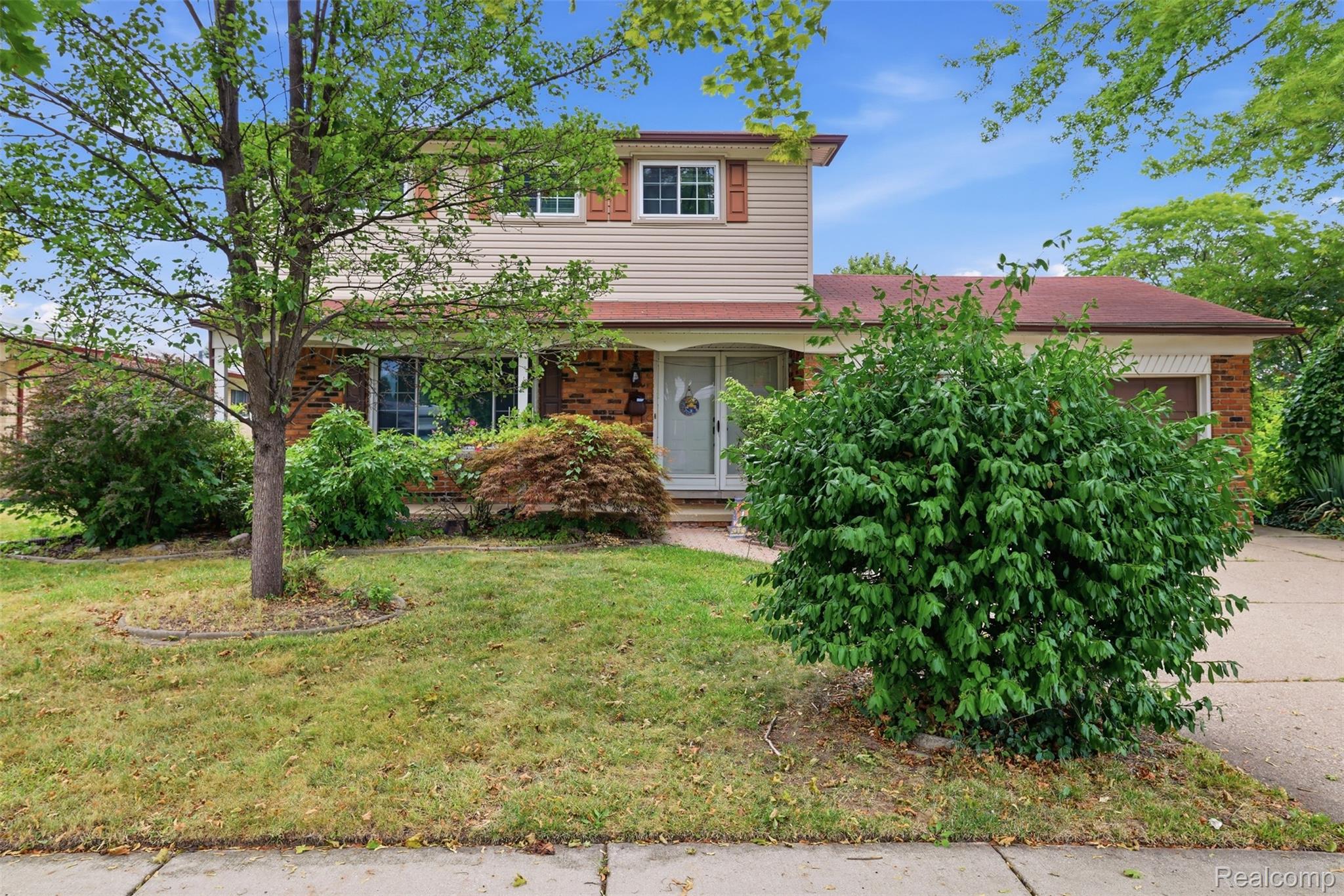 2747 Cromie Court