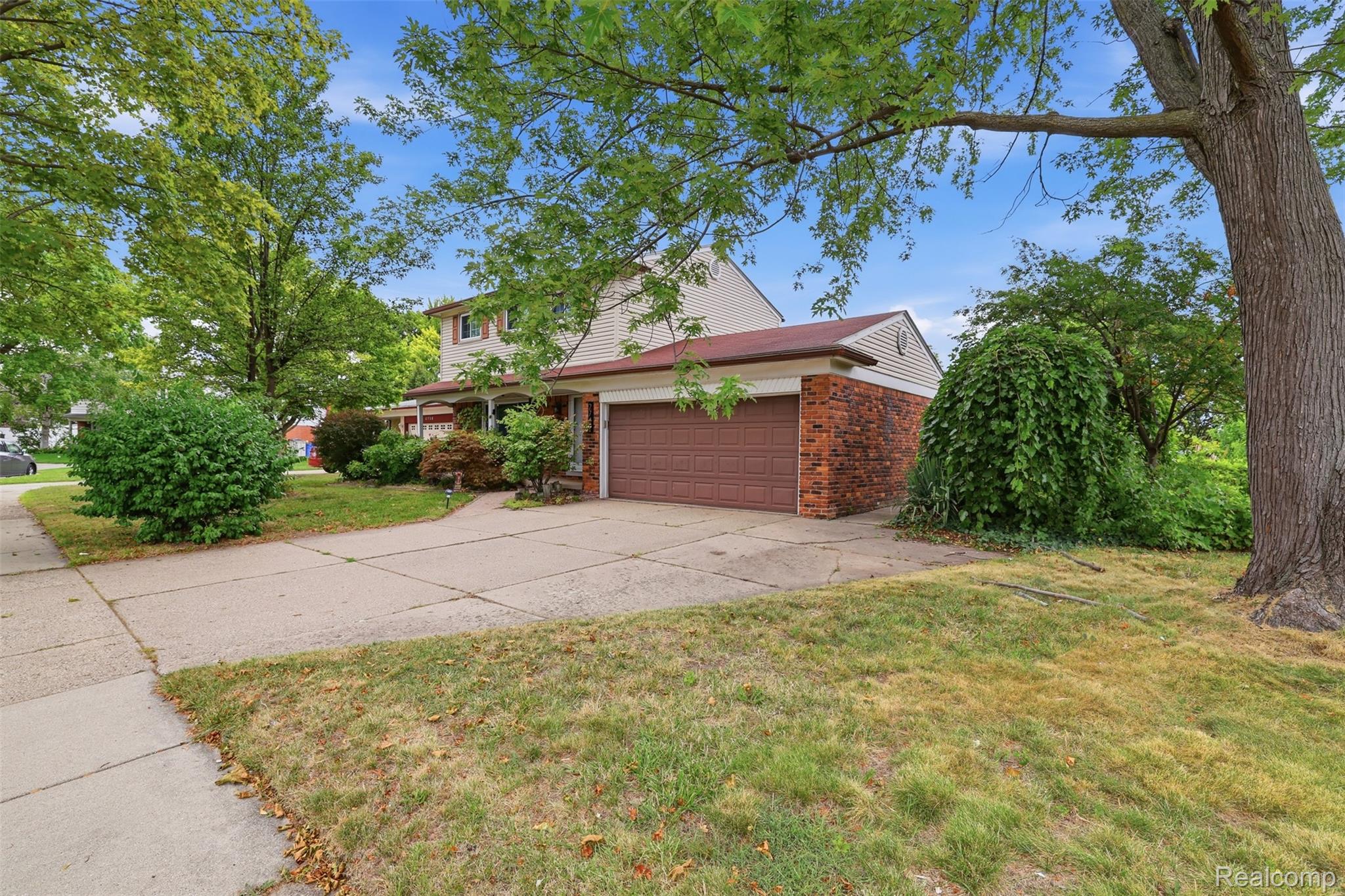 2747 Cromie Court