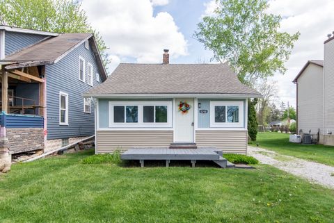 1291 E LAKE Drive Novi City Oakland MI 48377