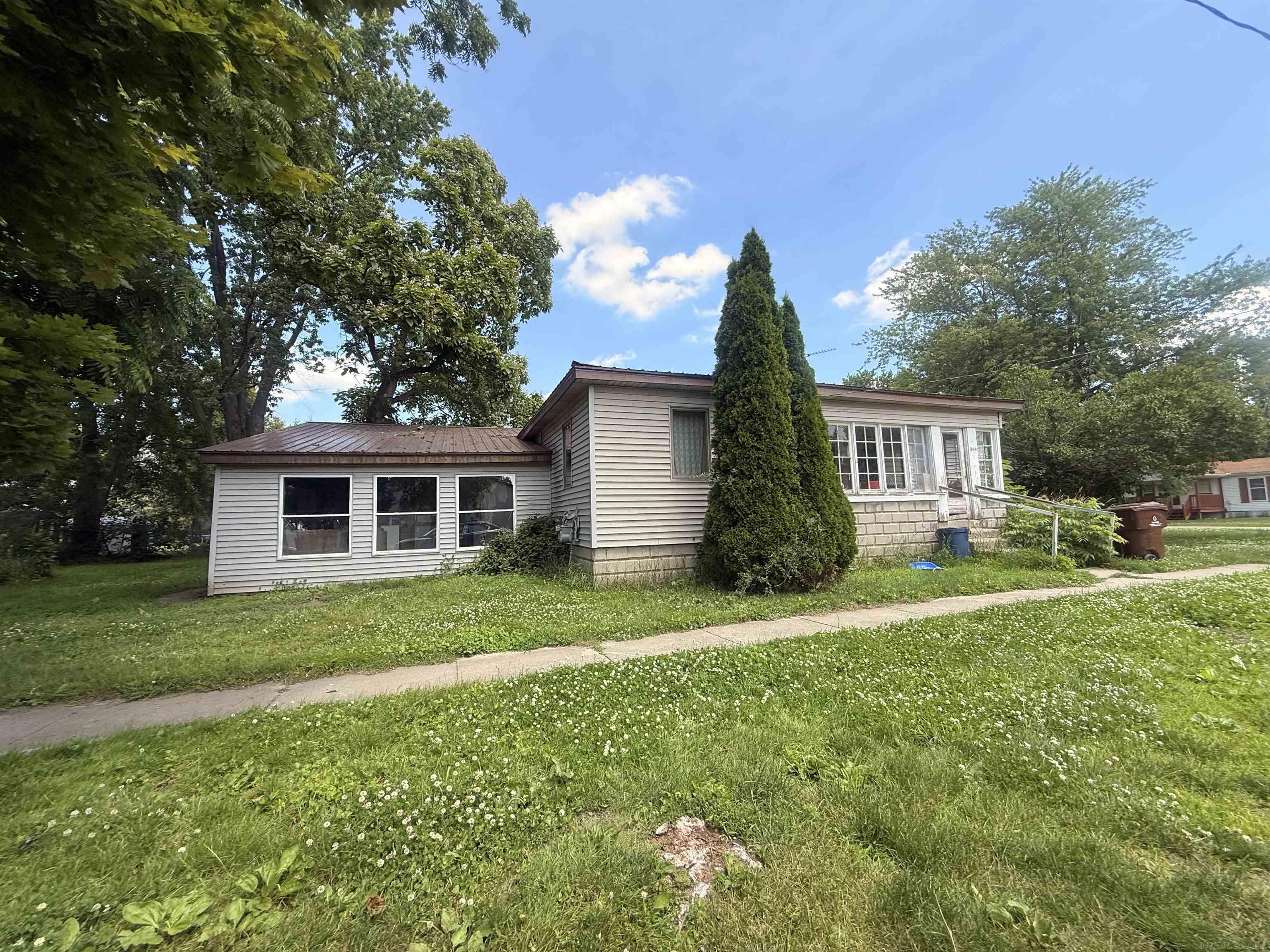 304 W Elba Street