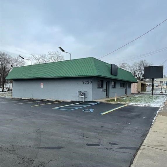 3318-3320 S Cedar St