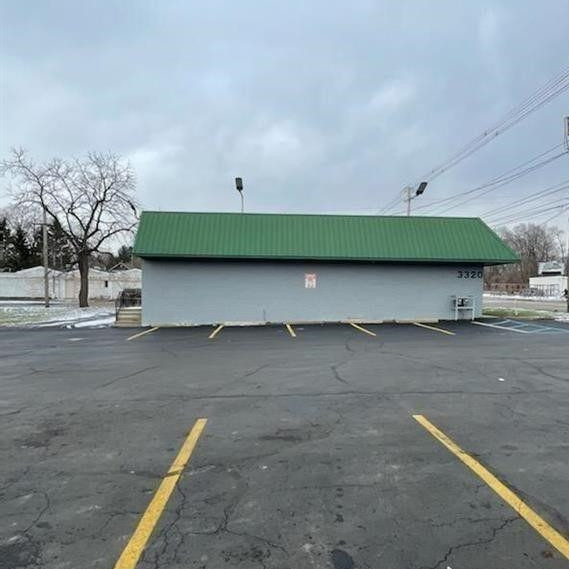 3318-3320 S Cedar St