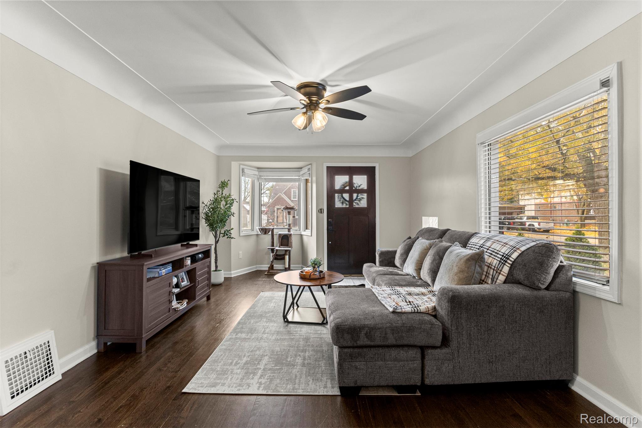 15404 Belmont Avenue