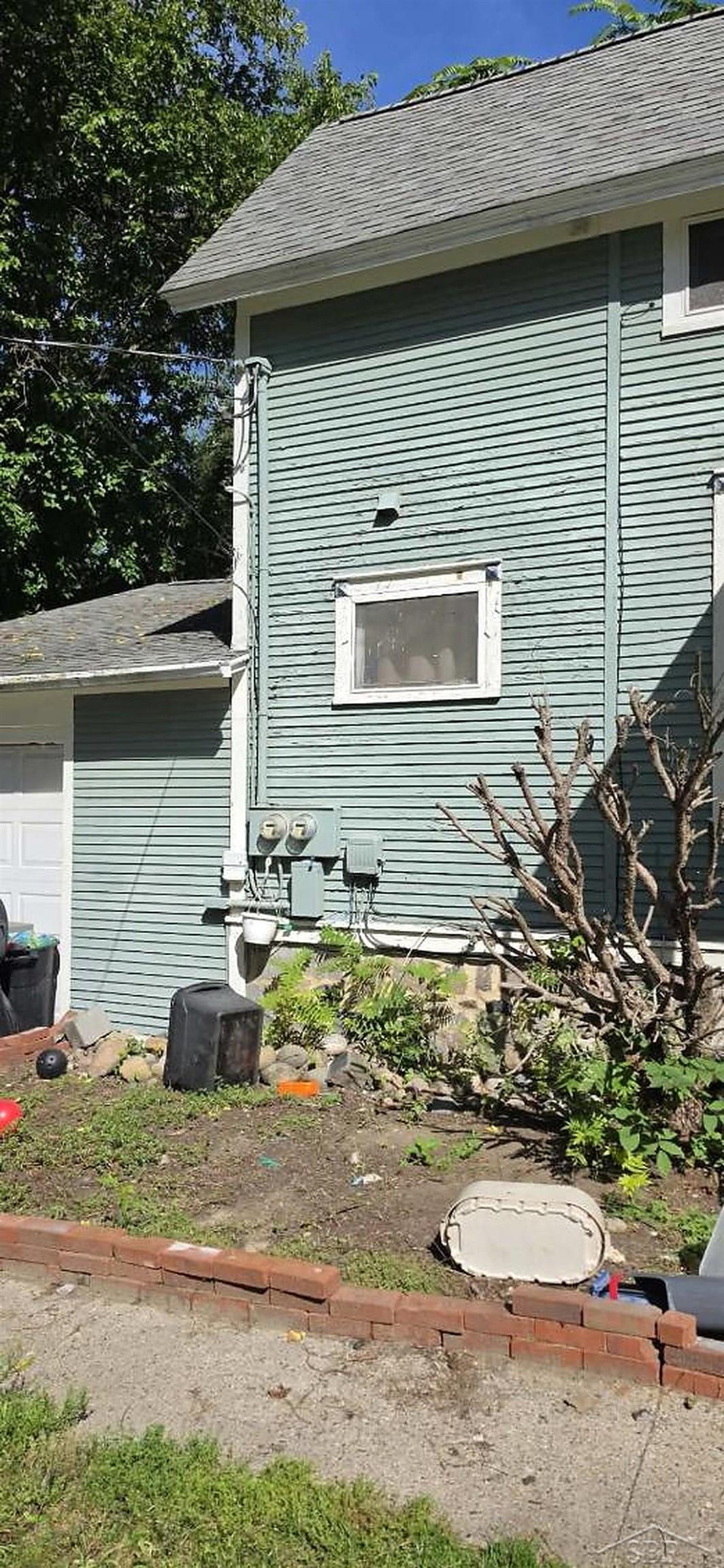 221 Hanover Street