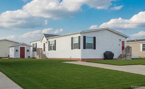 Photo of 11160 Walden Court, Green Oak Township, MI 48178 (MLS # 20261036592)