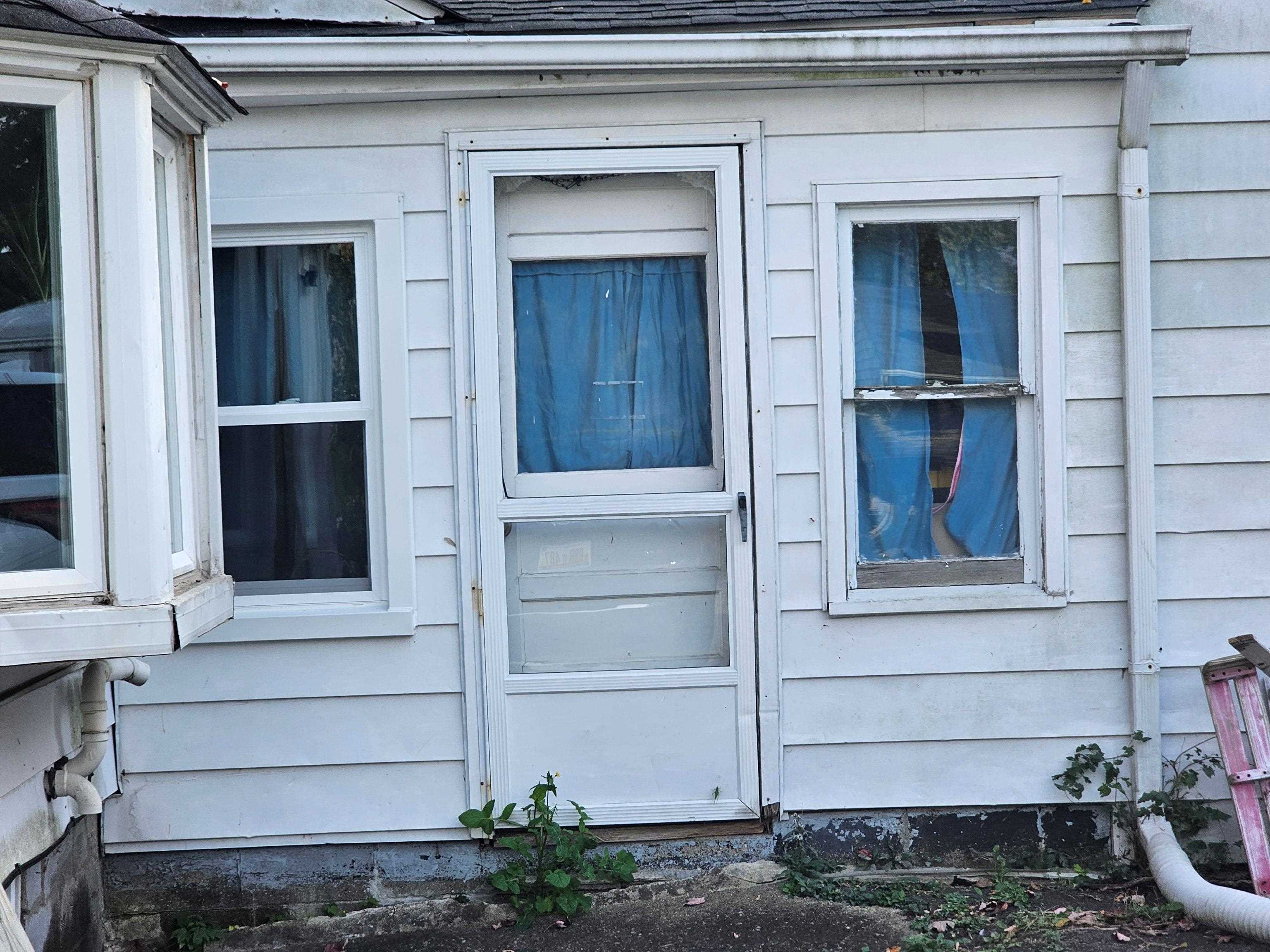 1225 Waldman Avenue