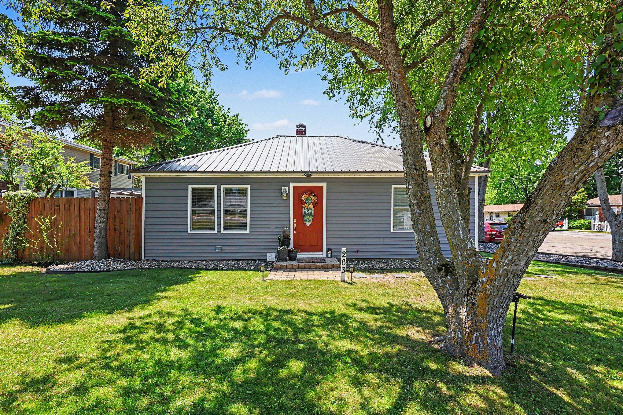 263 E 6th