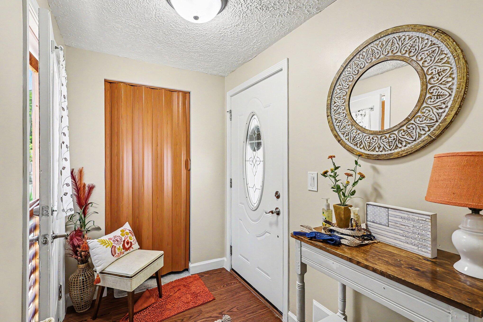 263 E 6th