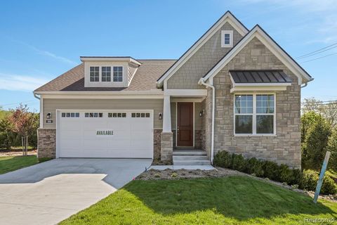 27350 Hidden Trail Lane 12 Lyon Charter Township MI 48178