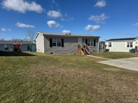 150 Chestnut Circle West Davison City MI 48423