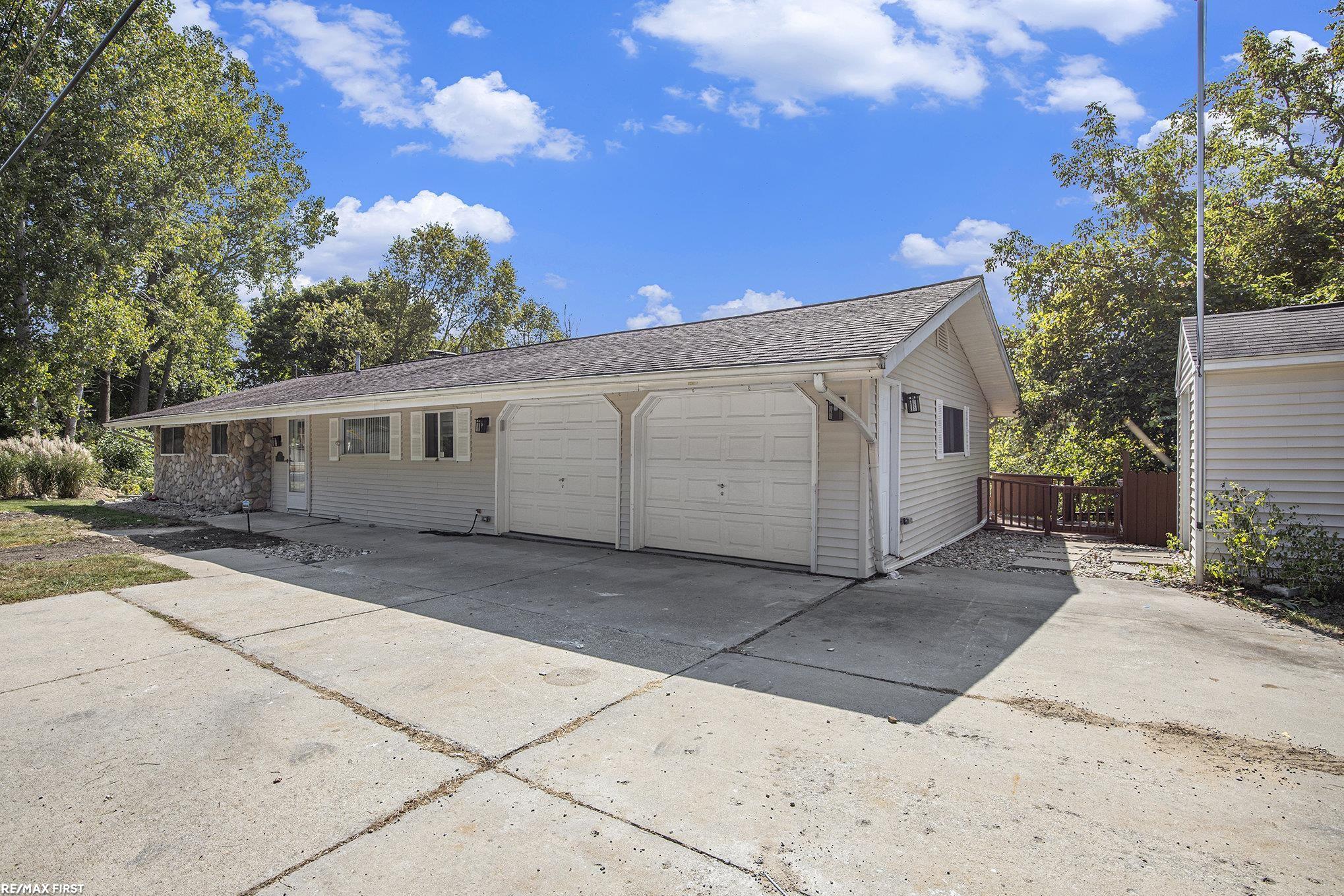 4167 N River Rd Street