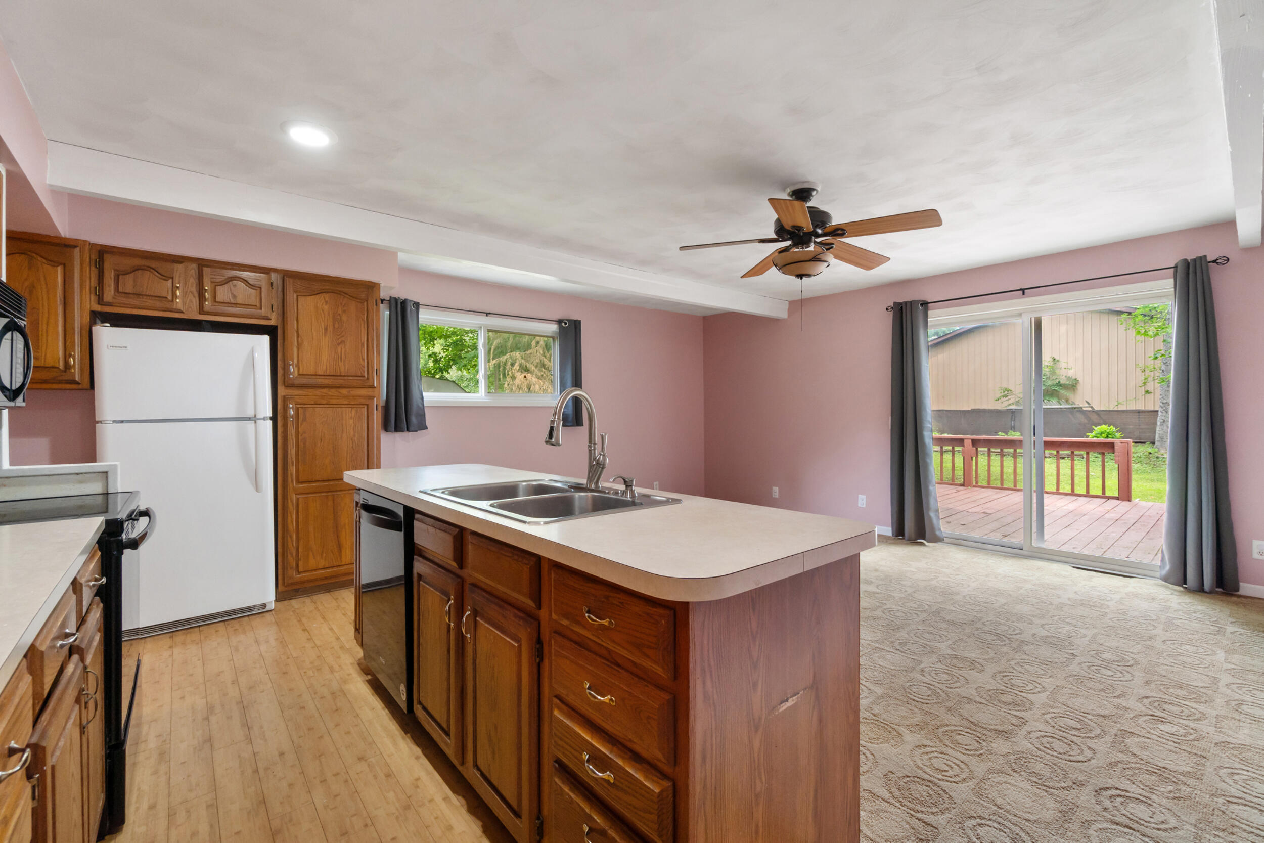 4282 Woodworth Avenue