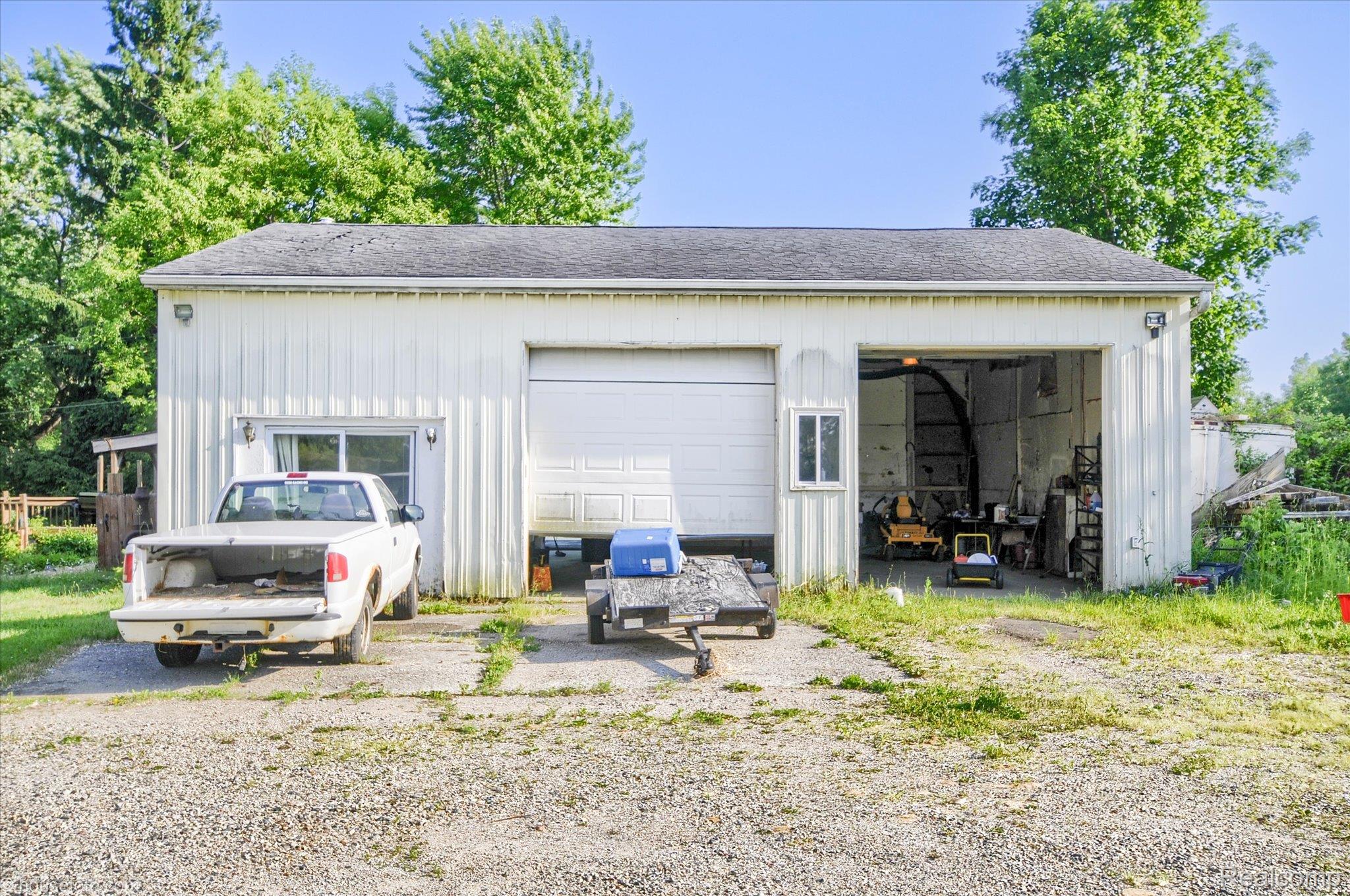3293 W Oregon Road