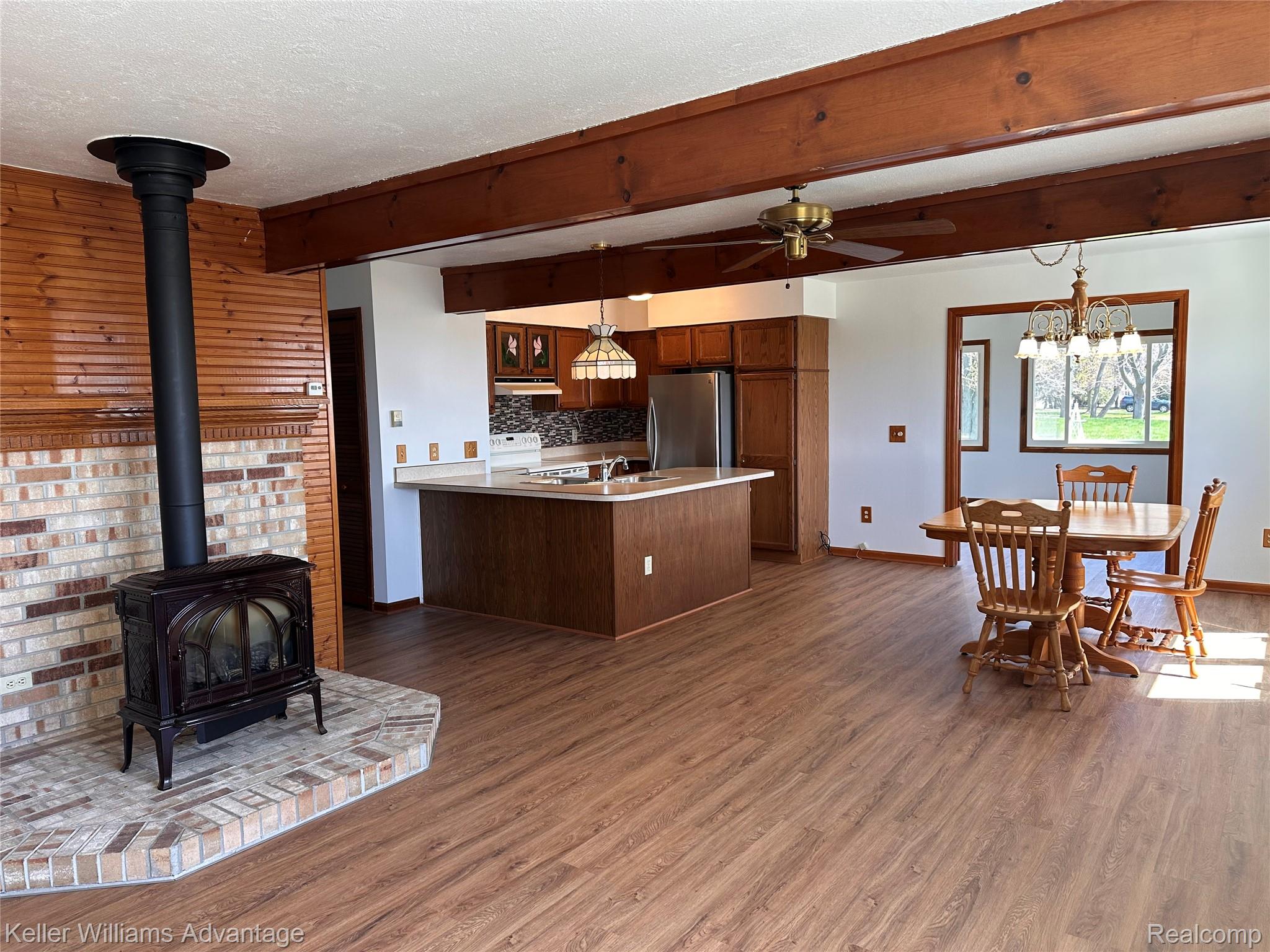 2800 E Booth Road