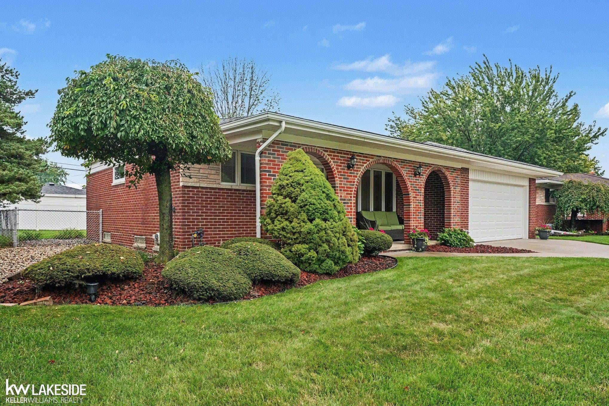 13482 Perry Circle