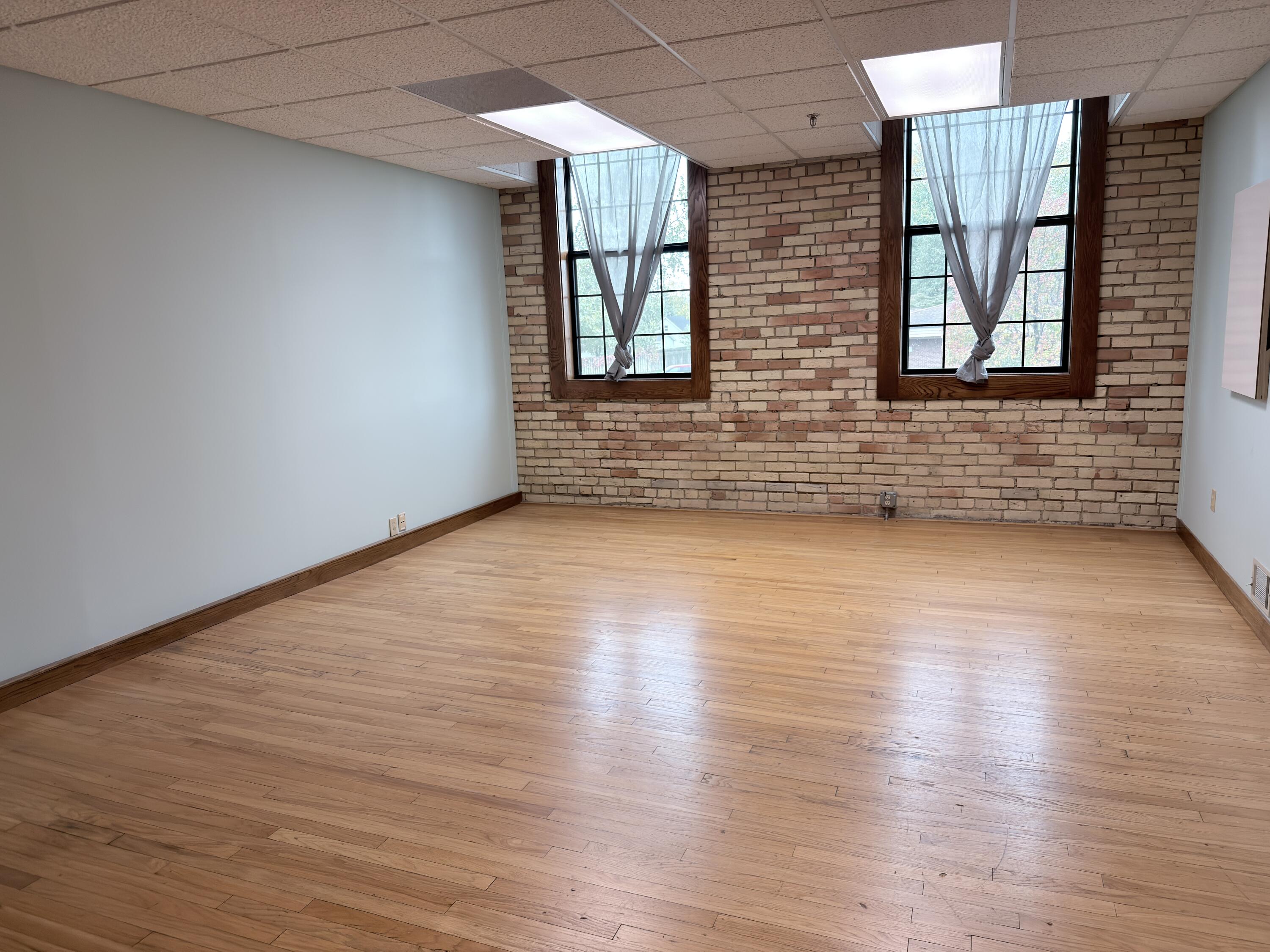 160 W Washington Avenue B