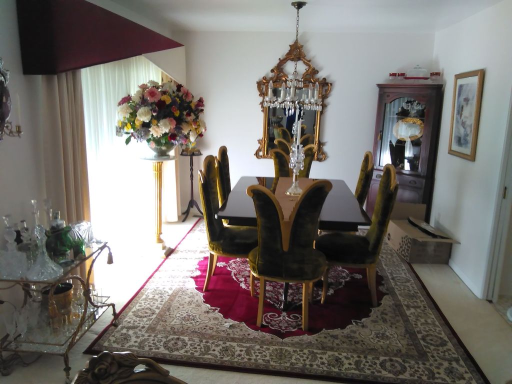 listing image 0