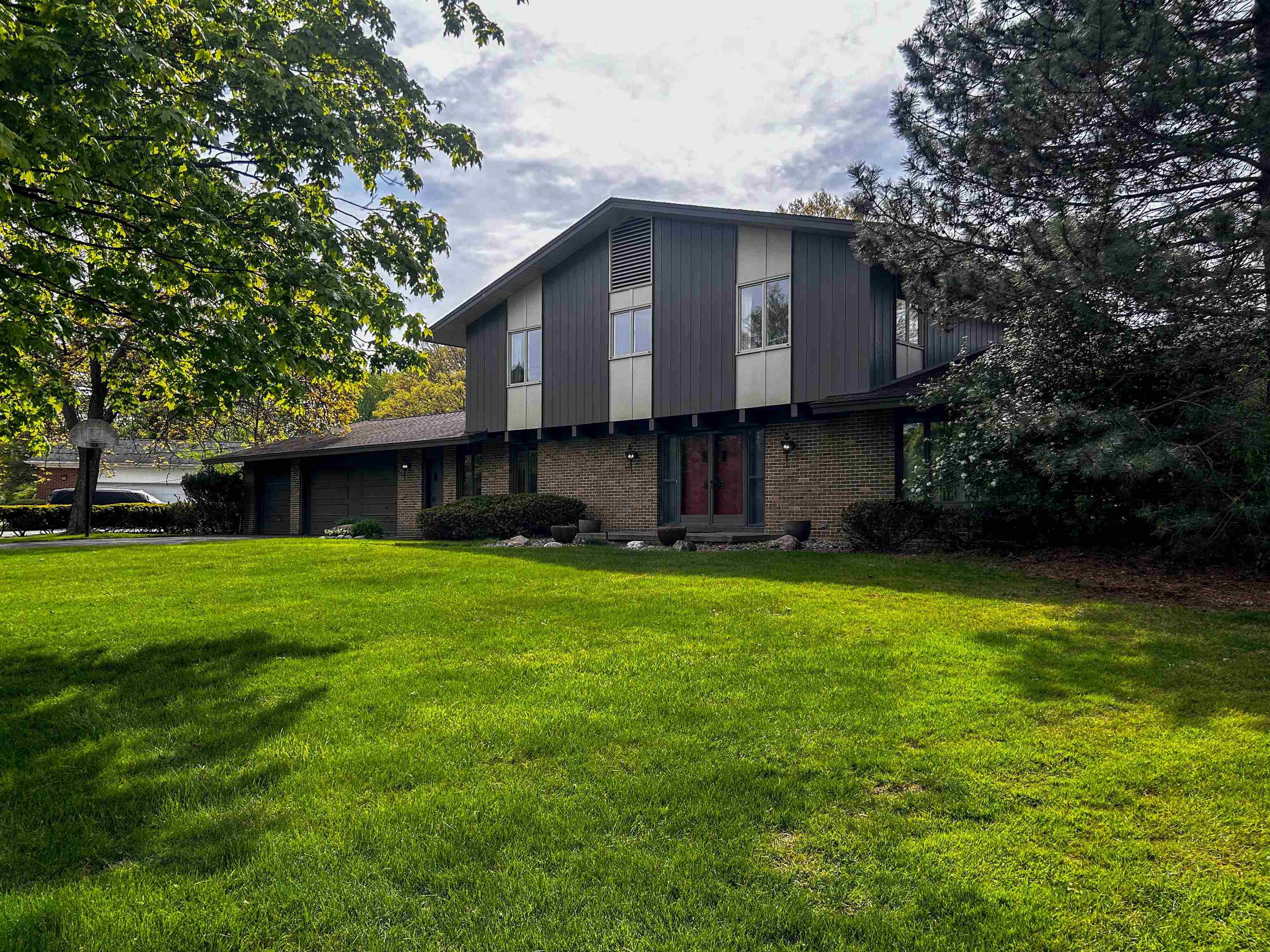 2610 Pewanaga Place