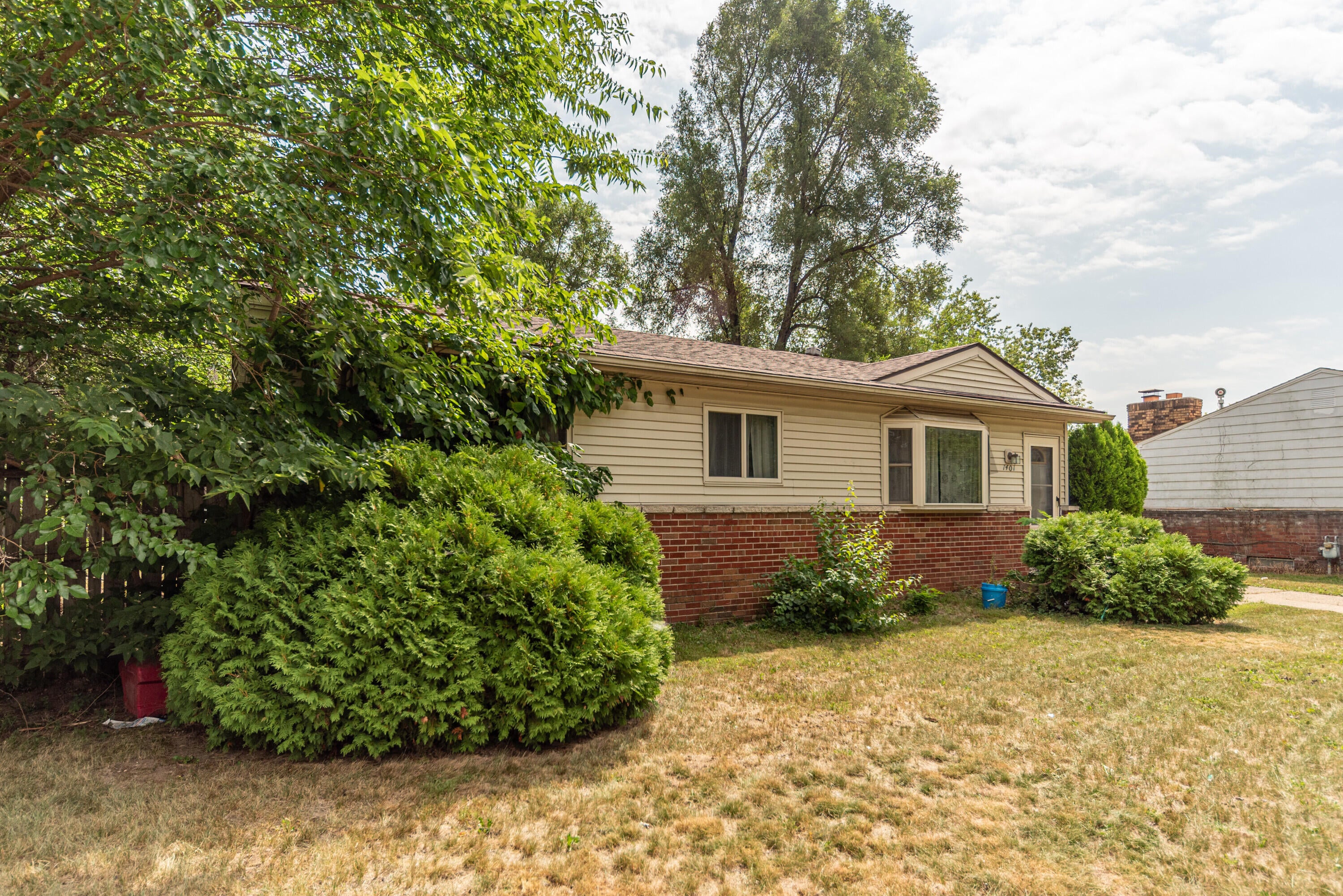 1401 Glengrove Avenue