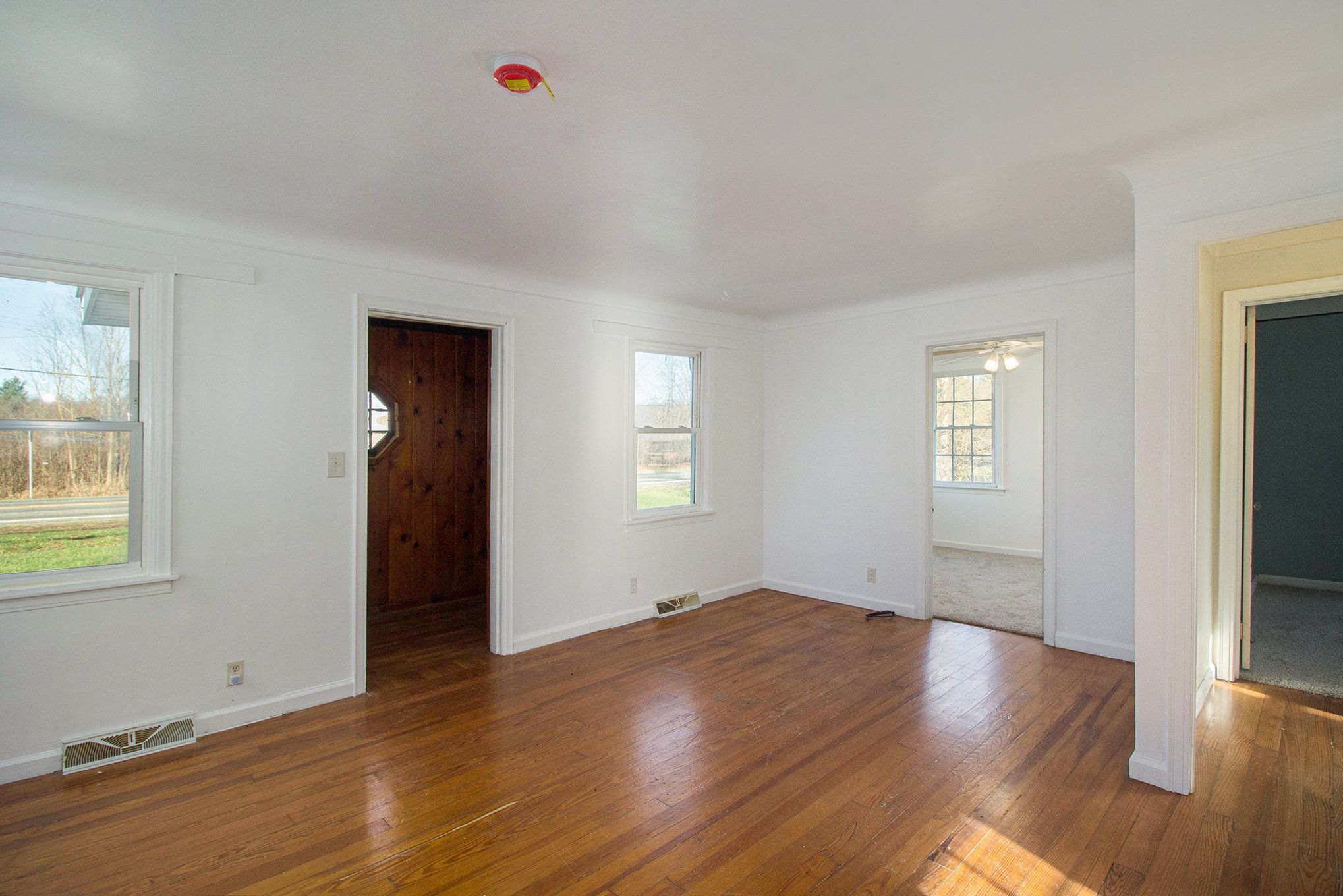9257 LINDEN Road