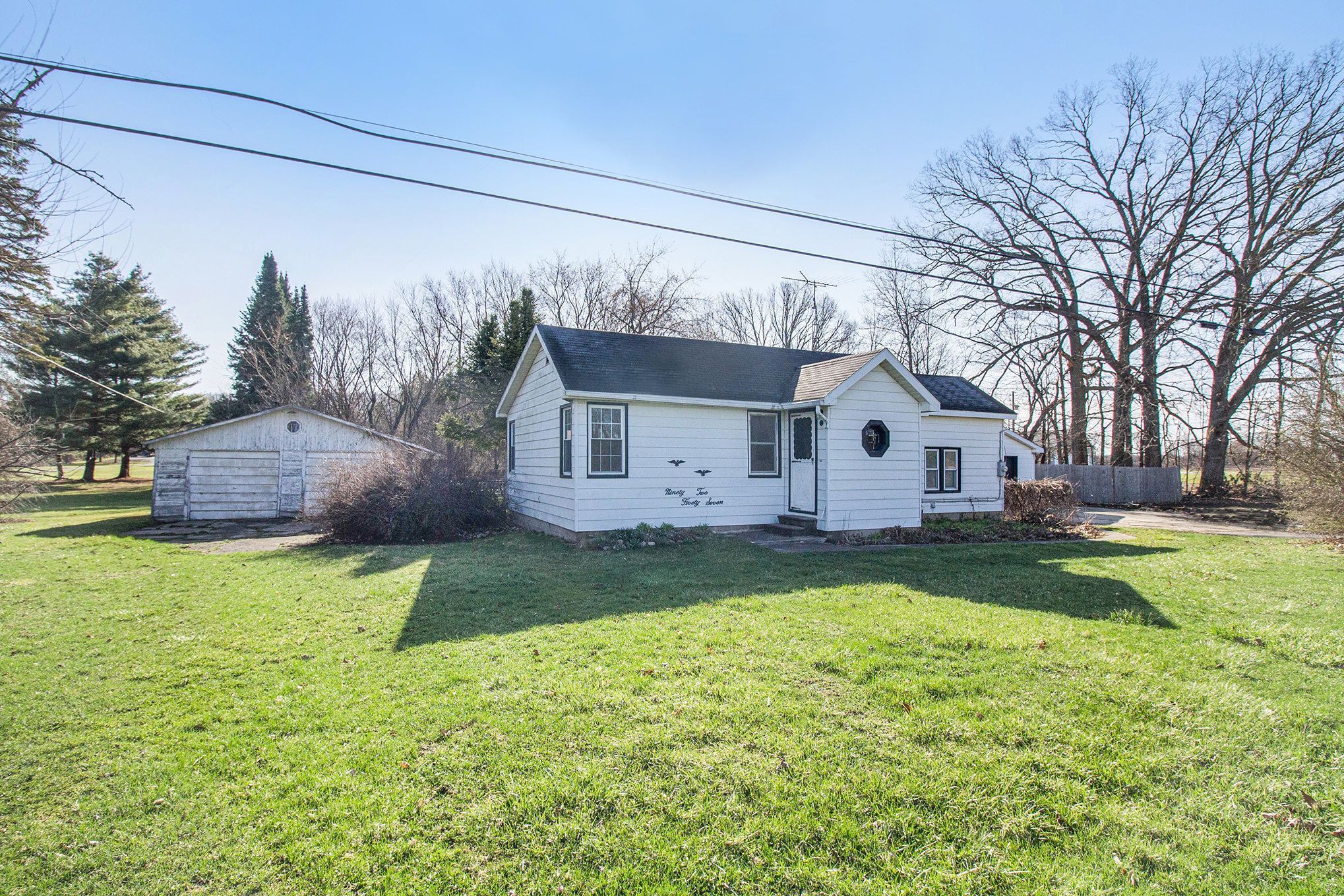 9257 LINDEN Road