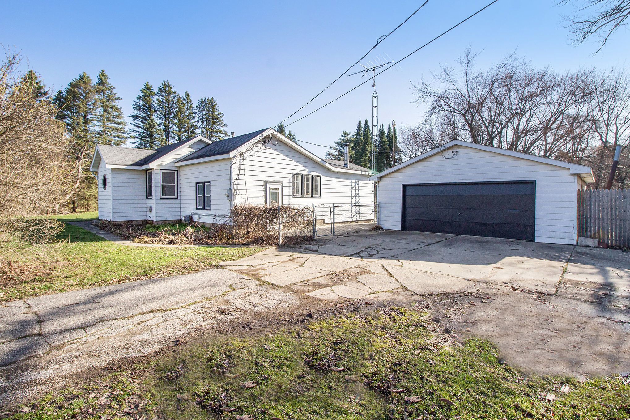 9257 LINDEN Road
