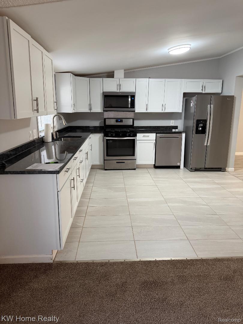 22160 AVERHILL Street