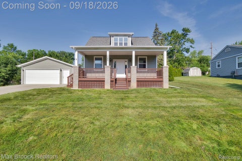 Photo of 1080 Oregon Boulevard, Waterford Charter Township, MI 48327 (MLS # 20261075039)