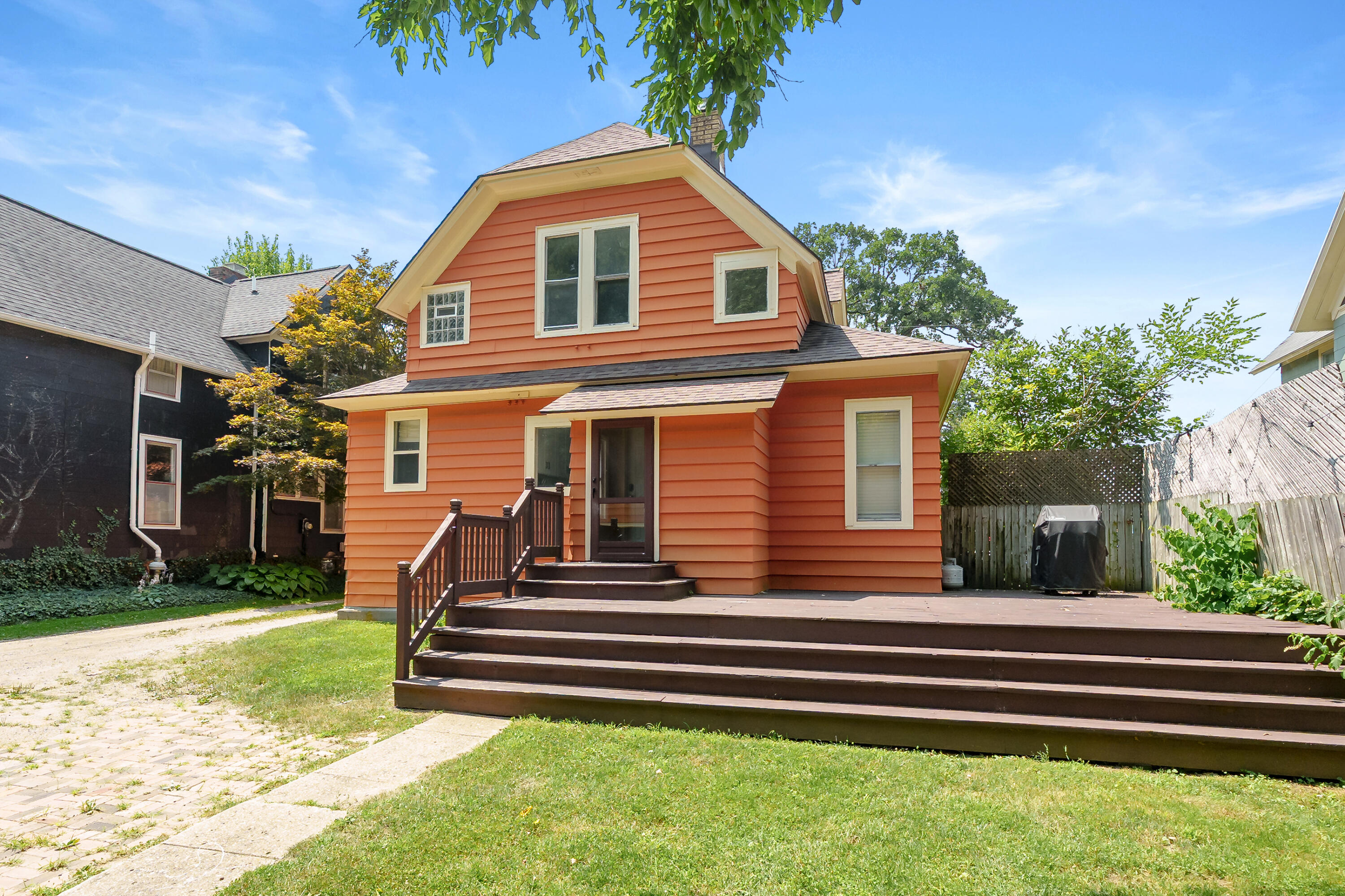 602 Woodward Avenue