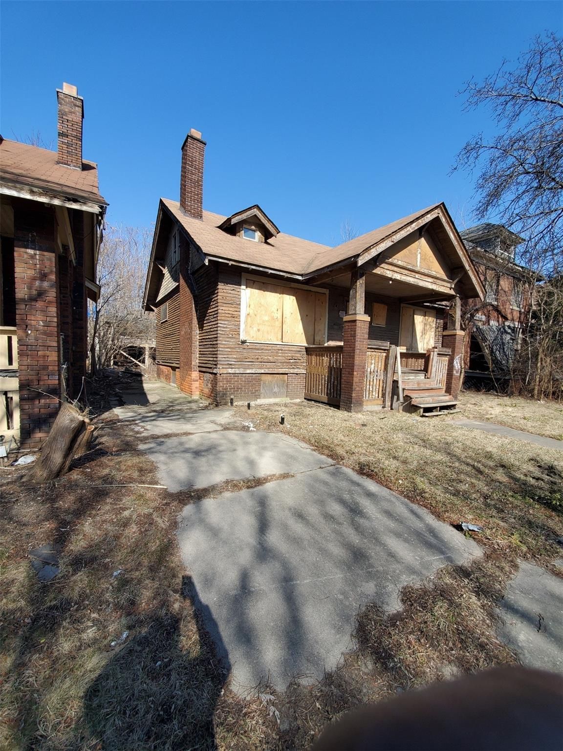 3226 COLUMBUS Street