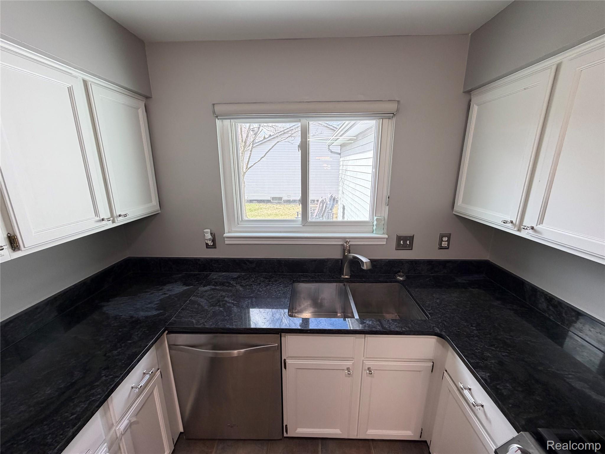 24489 Riverview Lane