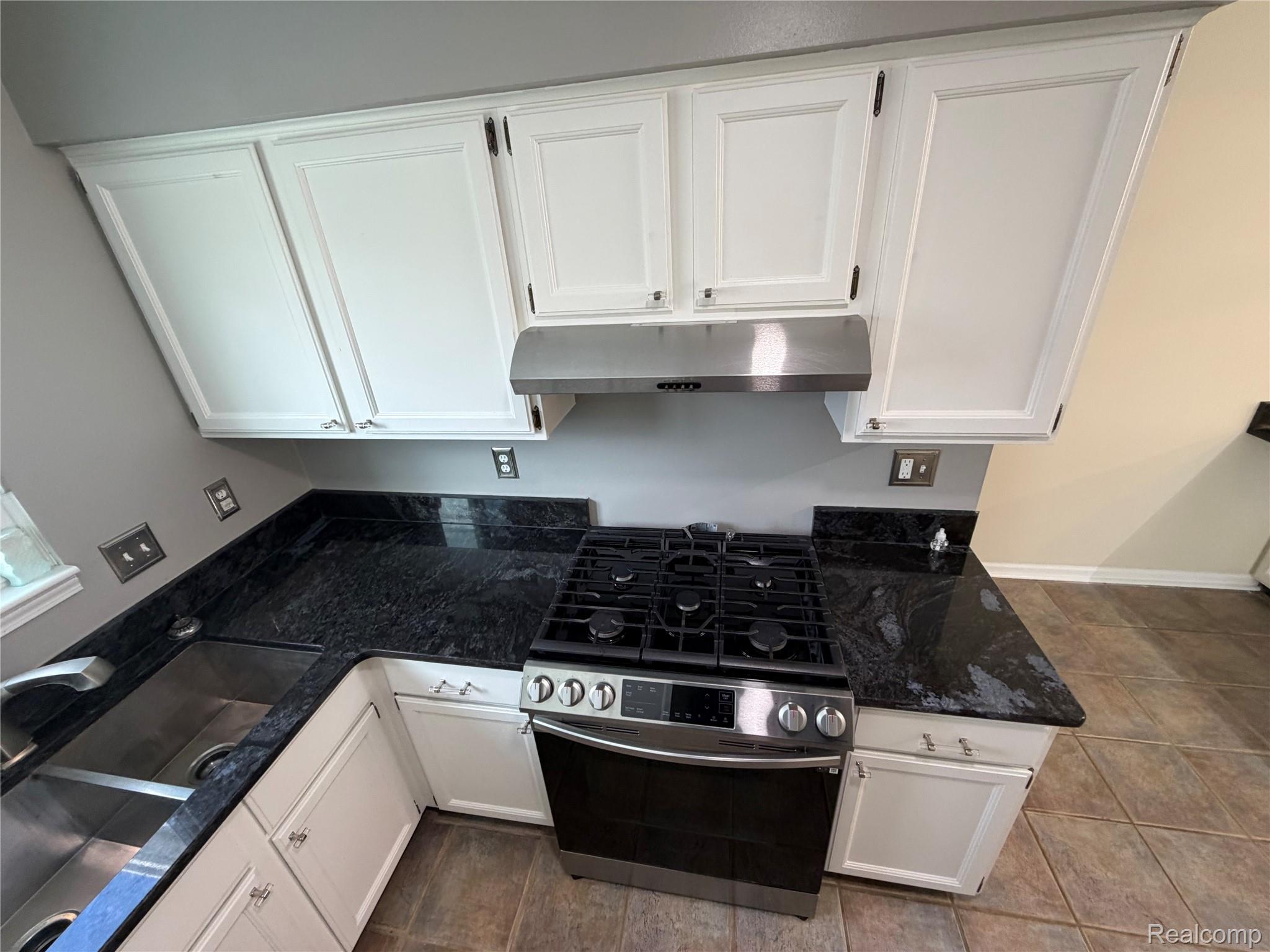 24489 Riverview Lane