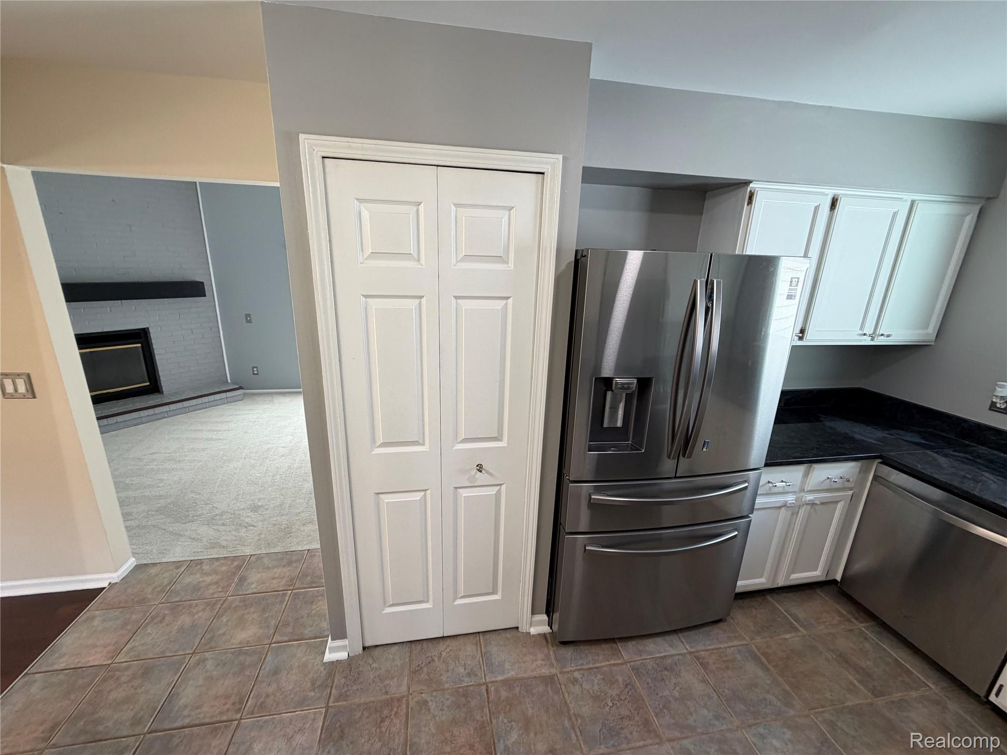 24489 Riverview Lane