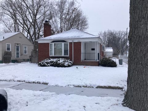 19015 Kingsville Street Harper Woods City MI 48225