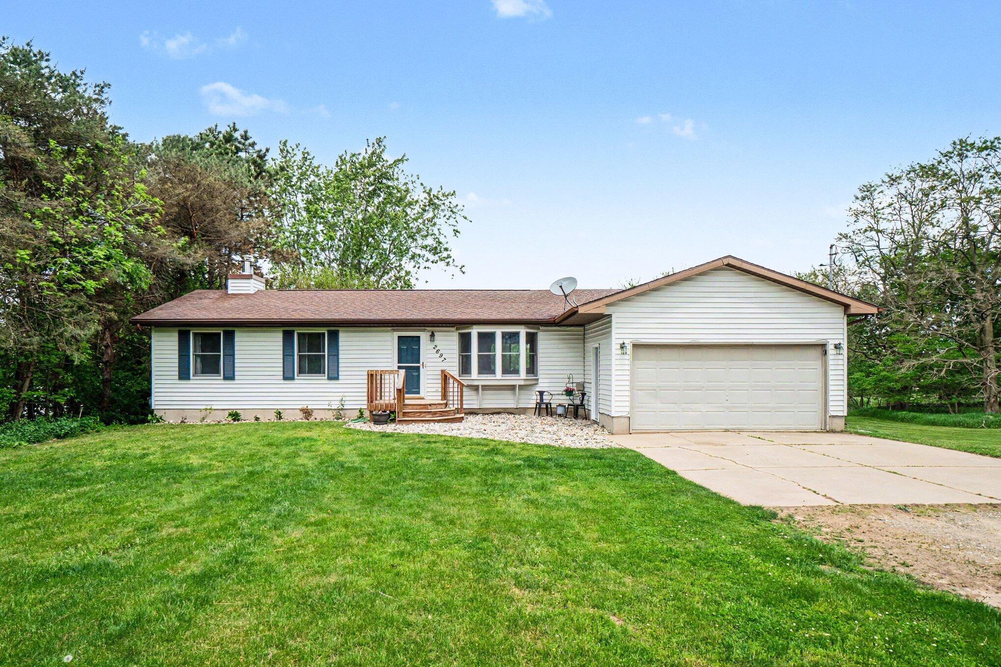2697 E Clinton Trail
