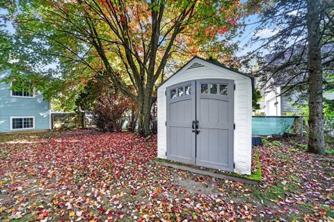Tiny photo for 340 Oakwood Lane, Perry City, MI 48872 (MLS # 81026054565)