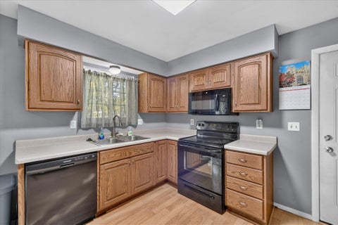 Tiny photo for 340 Oakwood Lane, Perry City, MI 48872 (MLS # 81026054565)