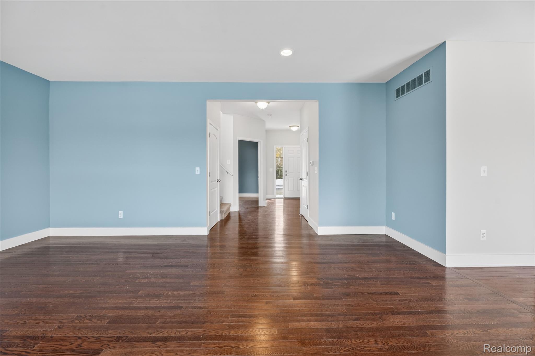 59684 Twin Pines Drive